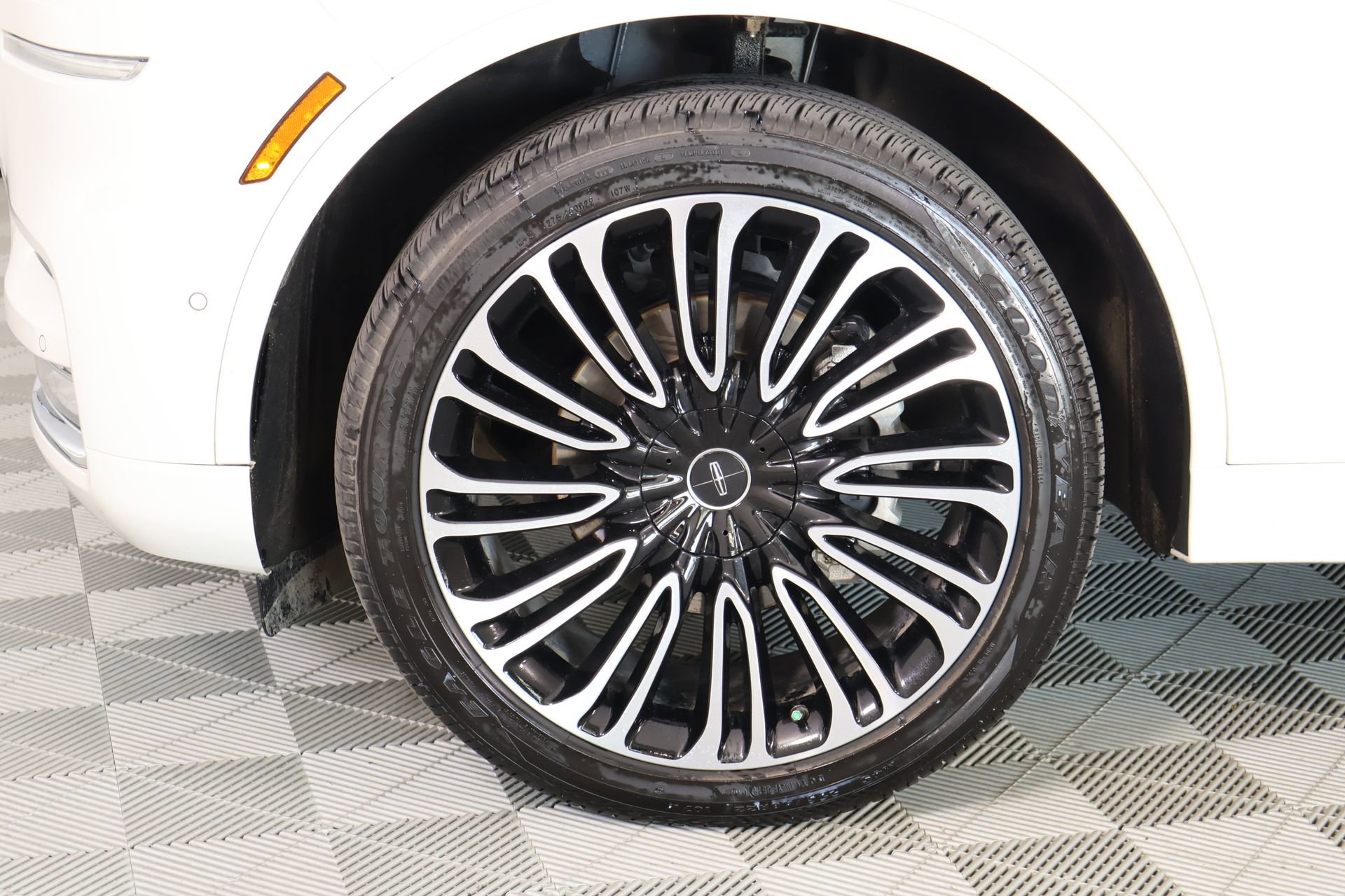 Used 2022 Lincoln Aviator Black Label w/ Class IV Trailer Tow Package AWD/4WD image 20