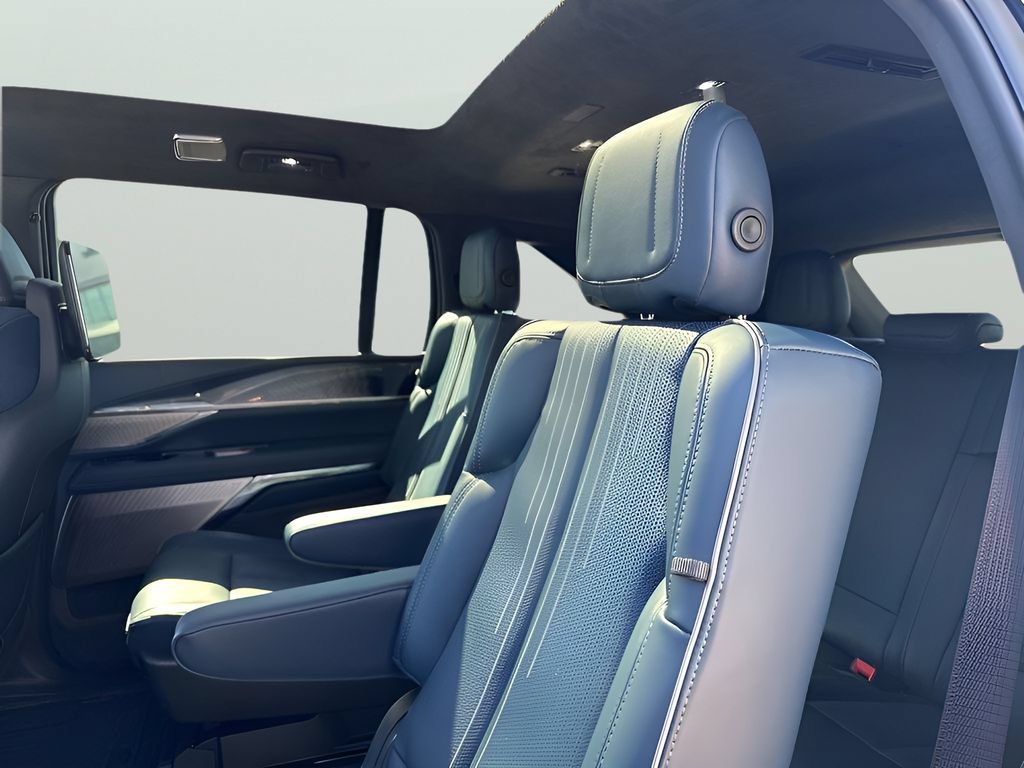 New 2026 Cadillac Escalade IQ Luxury 2 w/ LPO, Floor Liner Package AWD/4WD image 29