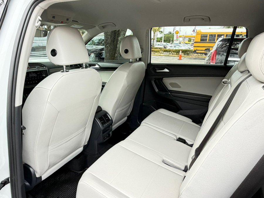 Used 2020 Volkswagen Tiguan SE FWD image 16