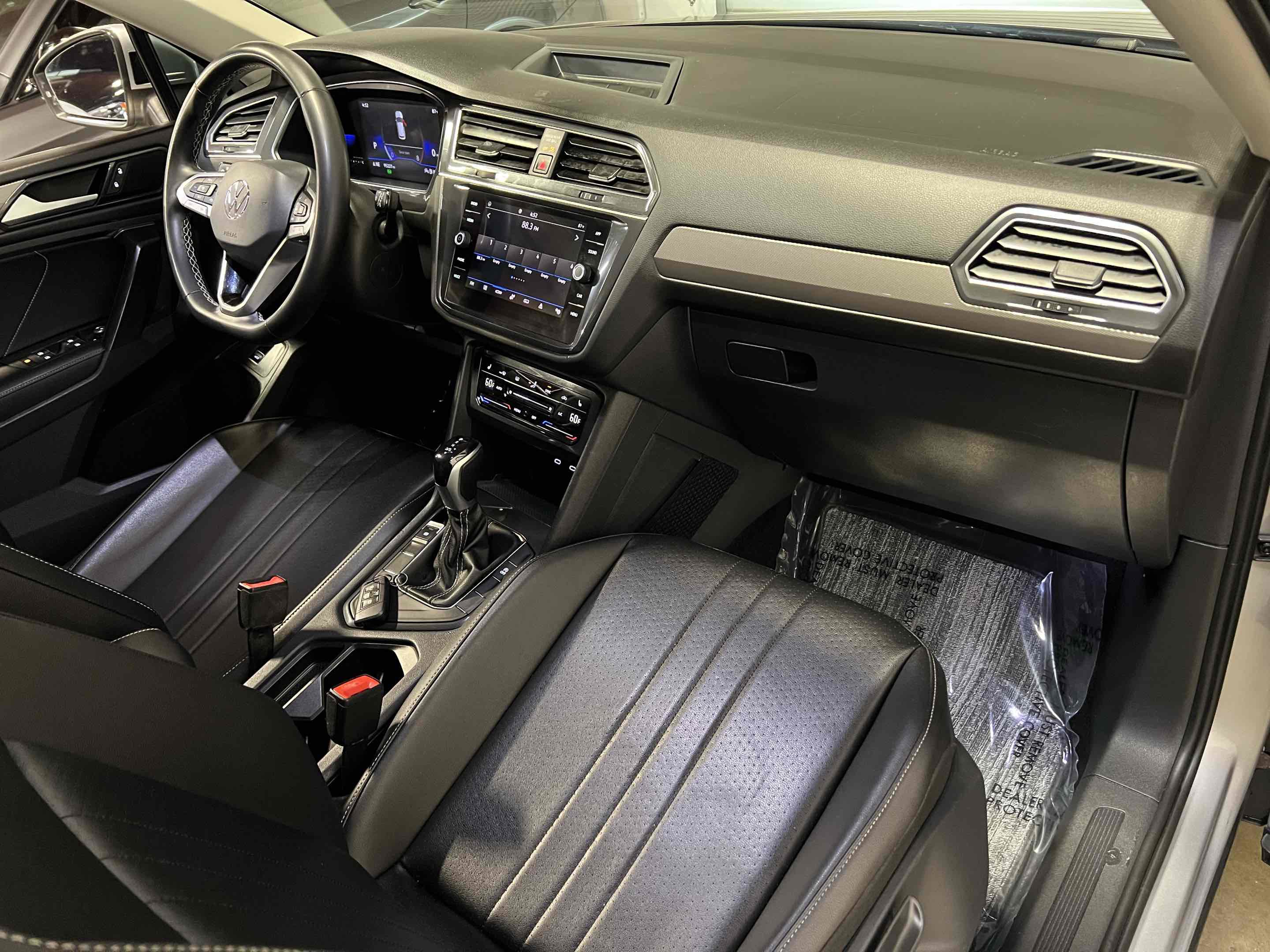 Used 2022 Volkswagen Tiguan SE image 44