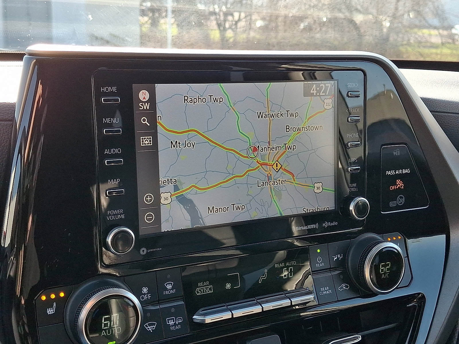 Used 2020 Toyota Highlander XLE image 20