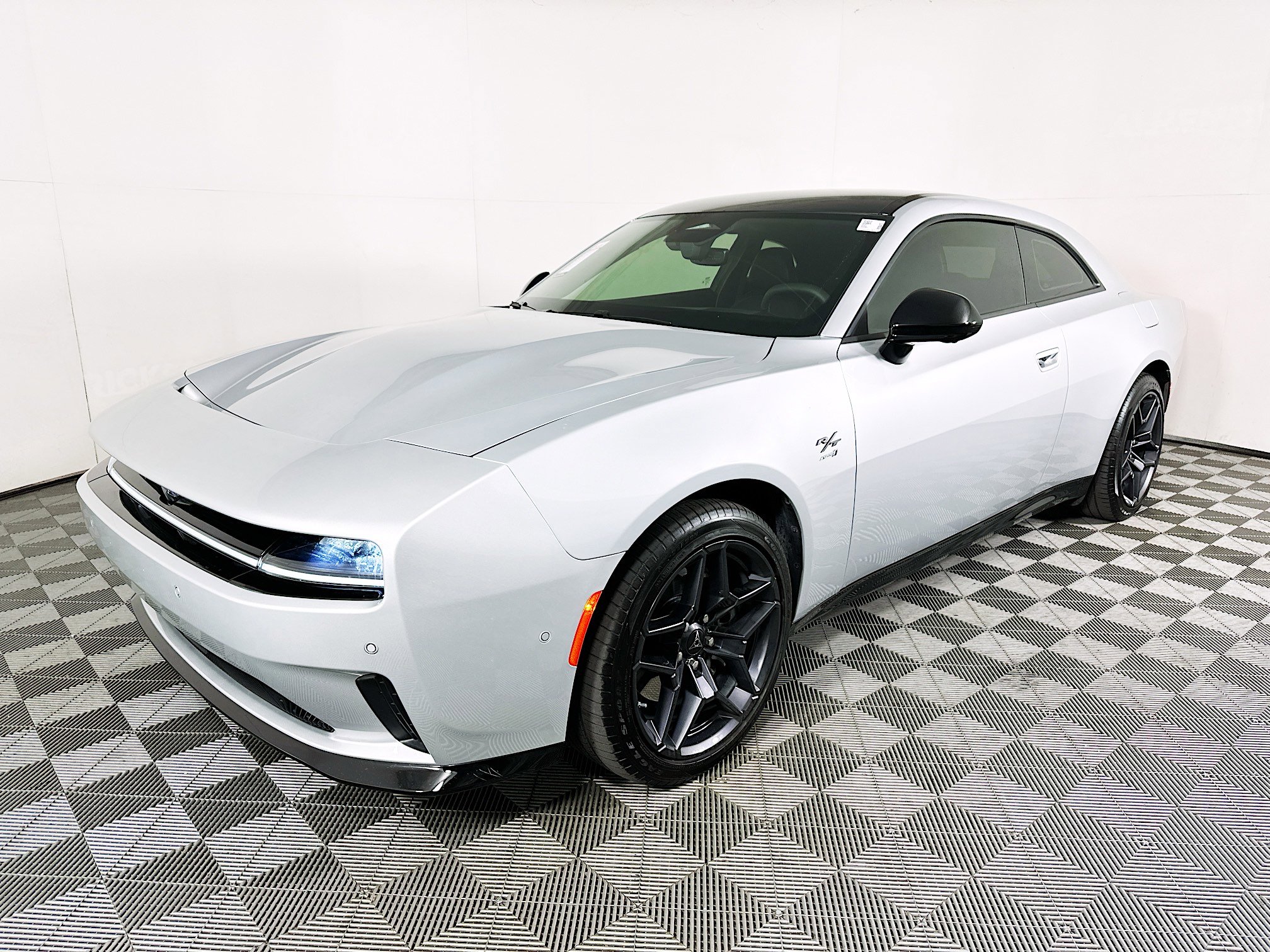 Used 2024 Dodge Charger R/T w/ Plus Group image 7