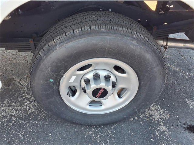 New 2025 GMC Savana 3500 w/ Power Convenience Package image 32