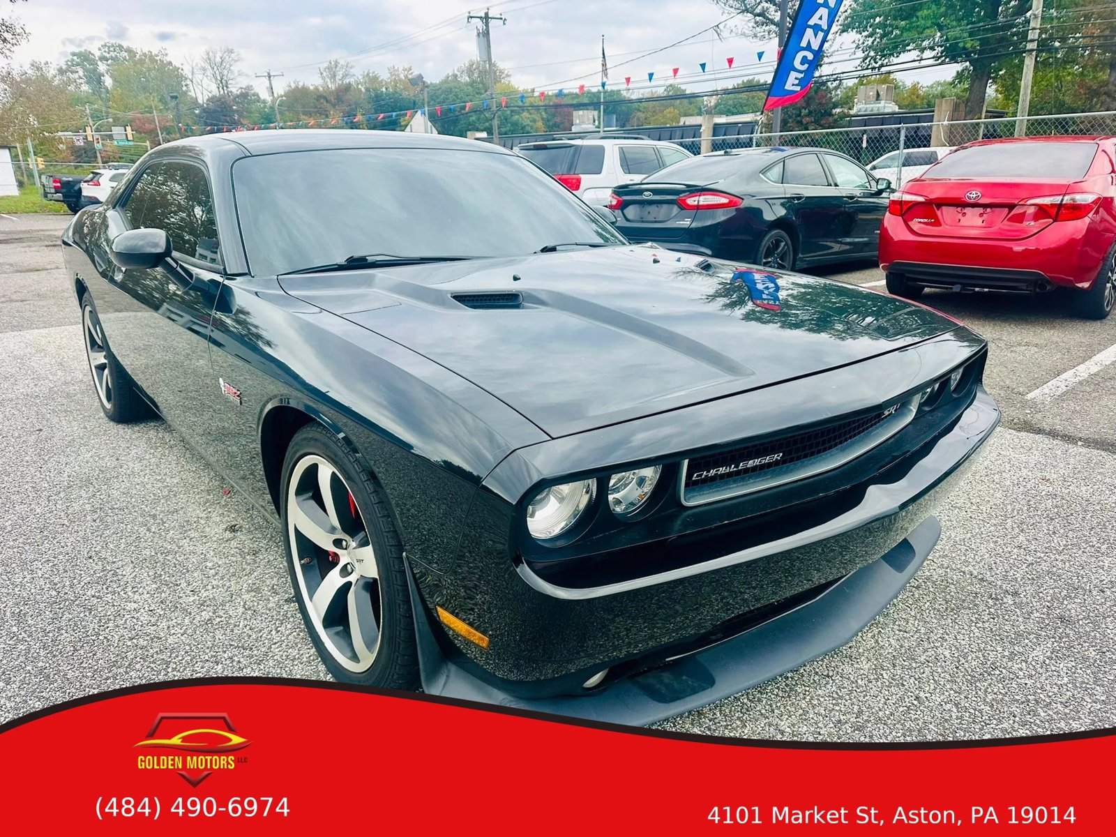 Used 2012 Dodge Challenger SRT8 RWD image 2