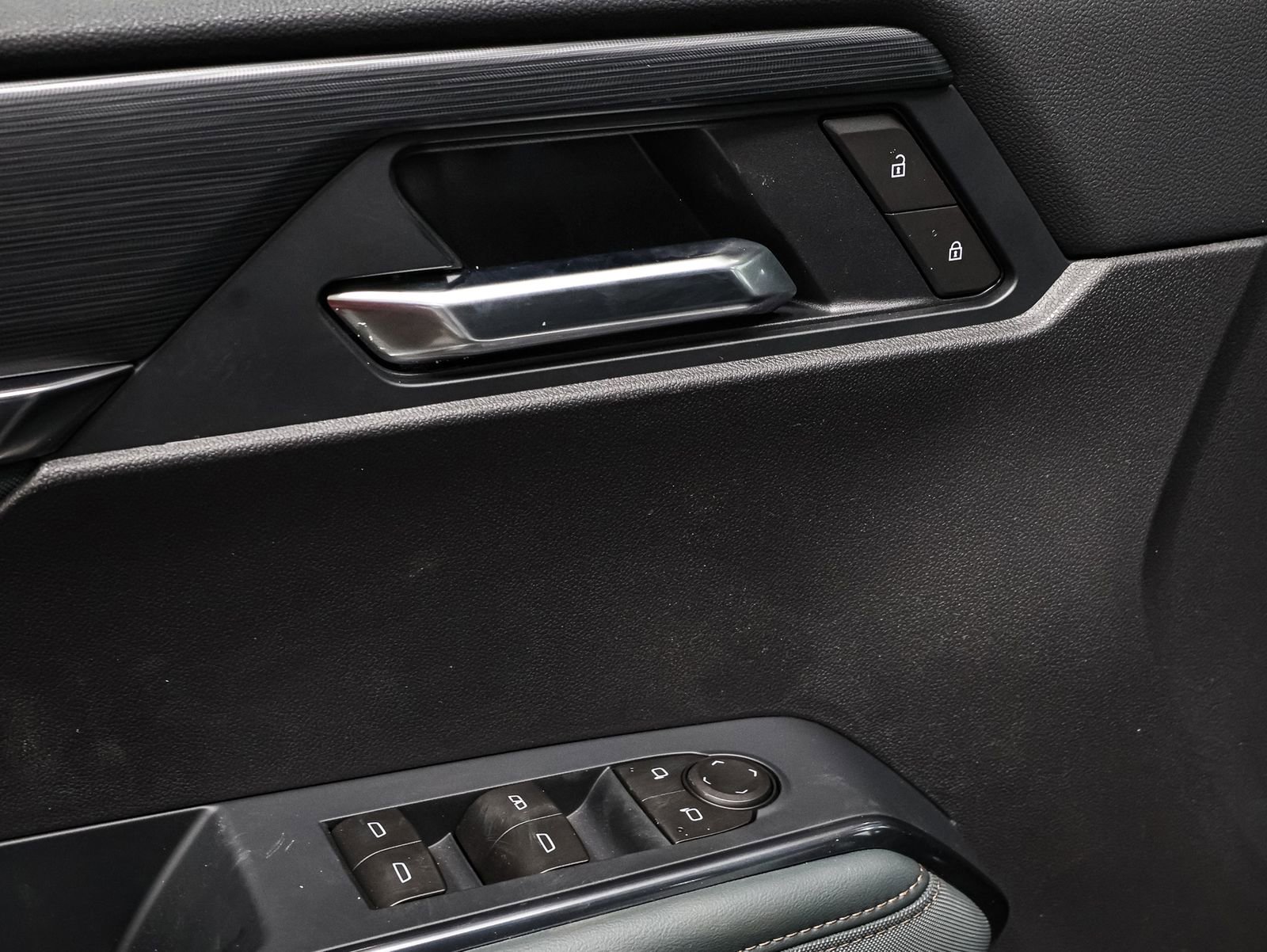 New 2026 GMC Acadia AT4 w/ LPO, Floor Liner Package image 20