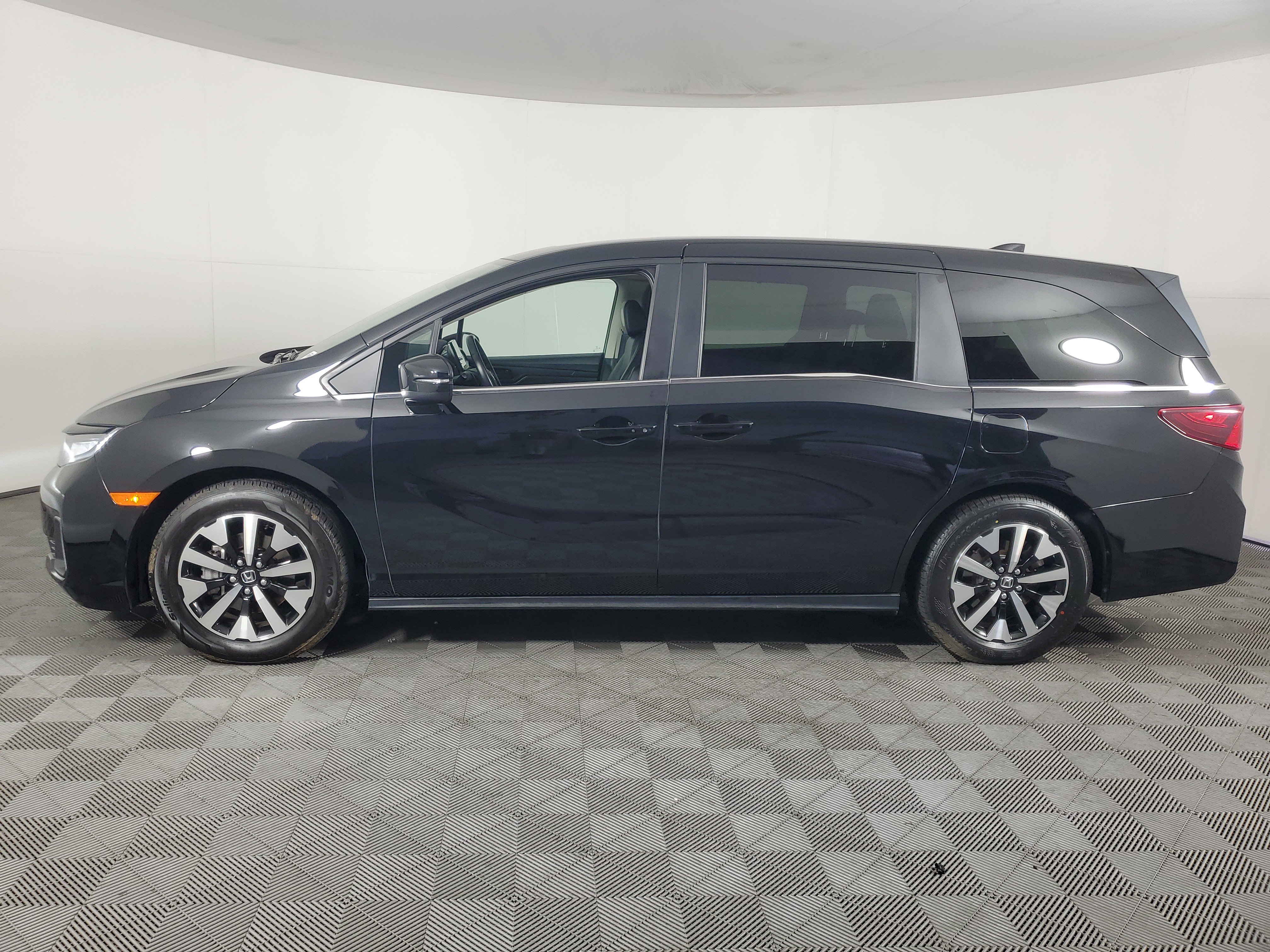 Used 2025 Honda Odyssey EX-L image 7