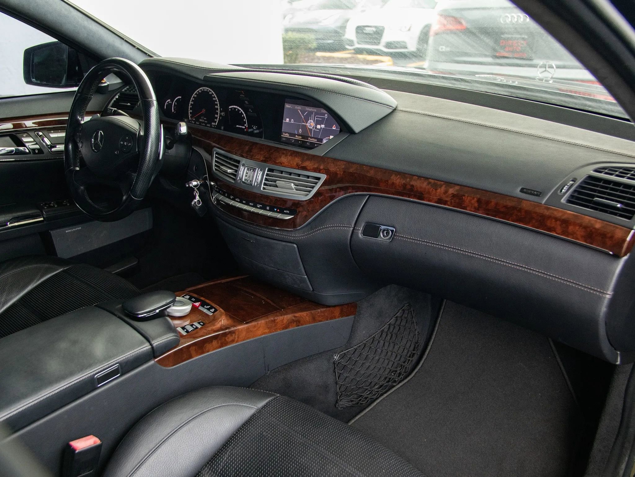 Used 2011 Mercedes-Benz S 63 AMG w/ AMG Performance Pkg image 27