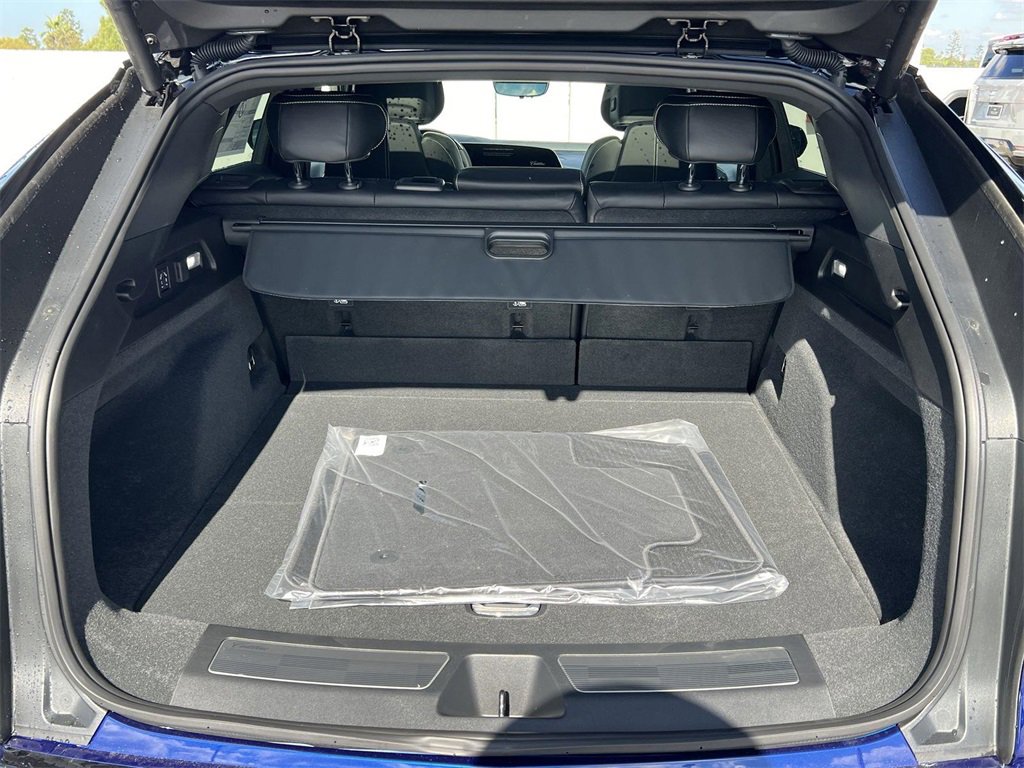 New 2026 Cadillac Lyriq V image 31