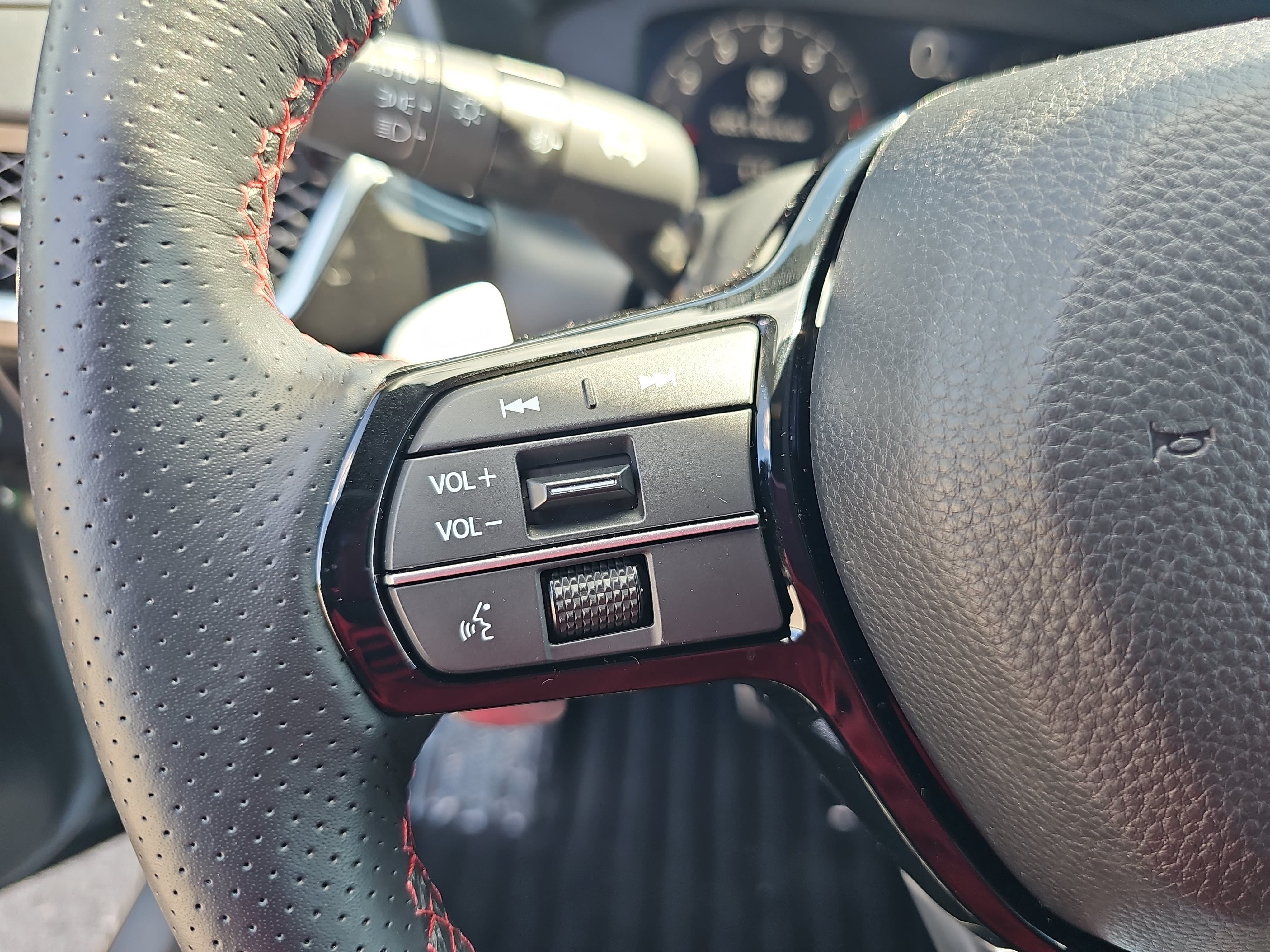 Certified 2025 Acura ADX A-Spec AWD/4WD image 18
