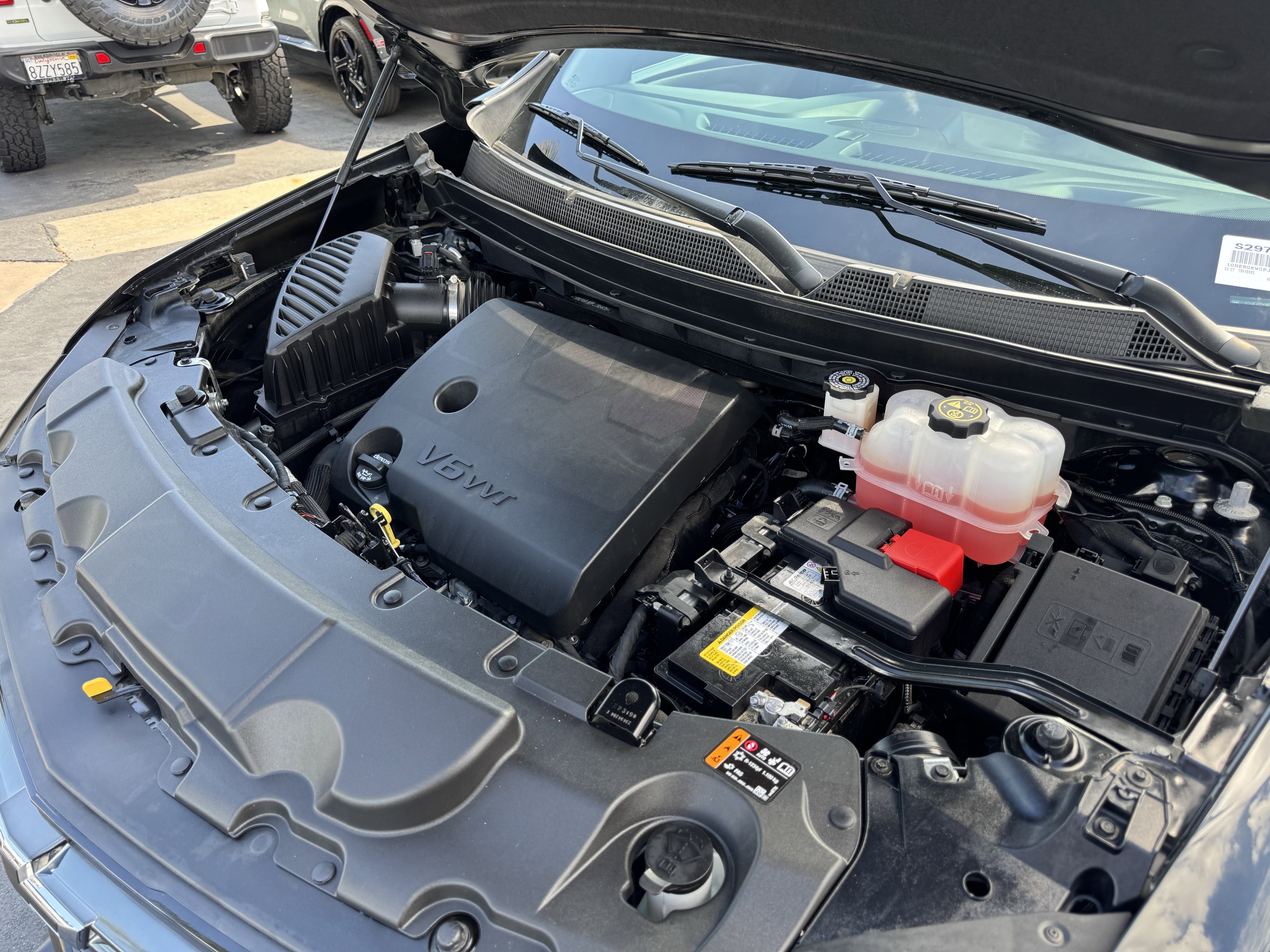 Used 2023 Chevrolet Traverse LT image 40