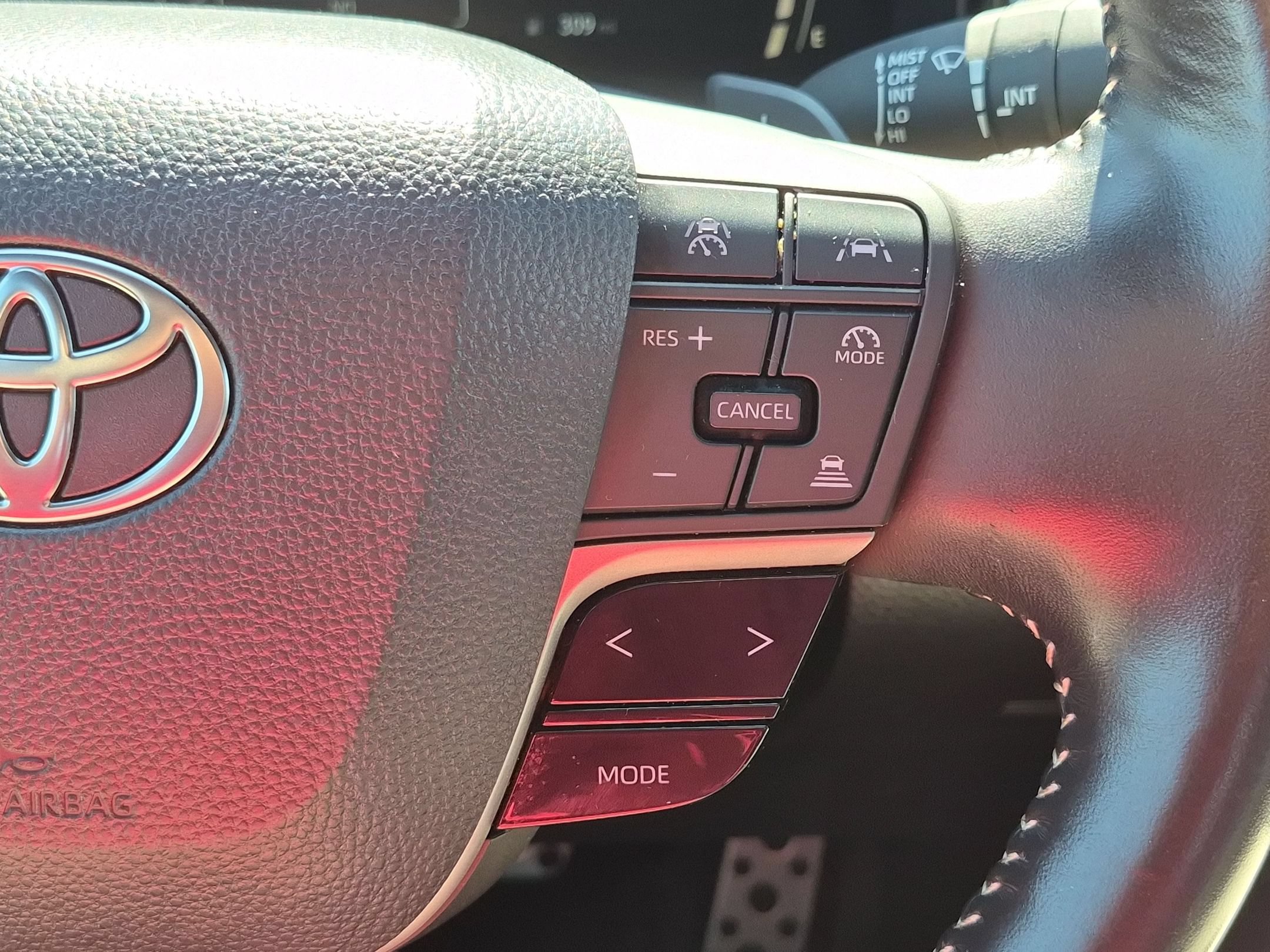 Used 2025 Toyota Camry SE FWD image 20