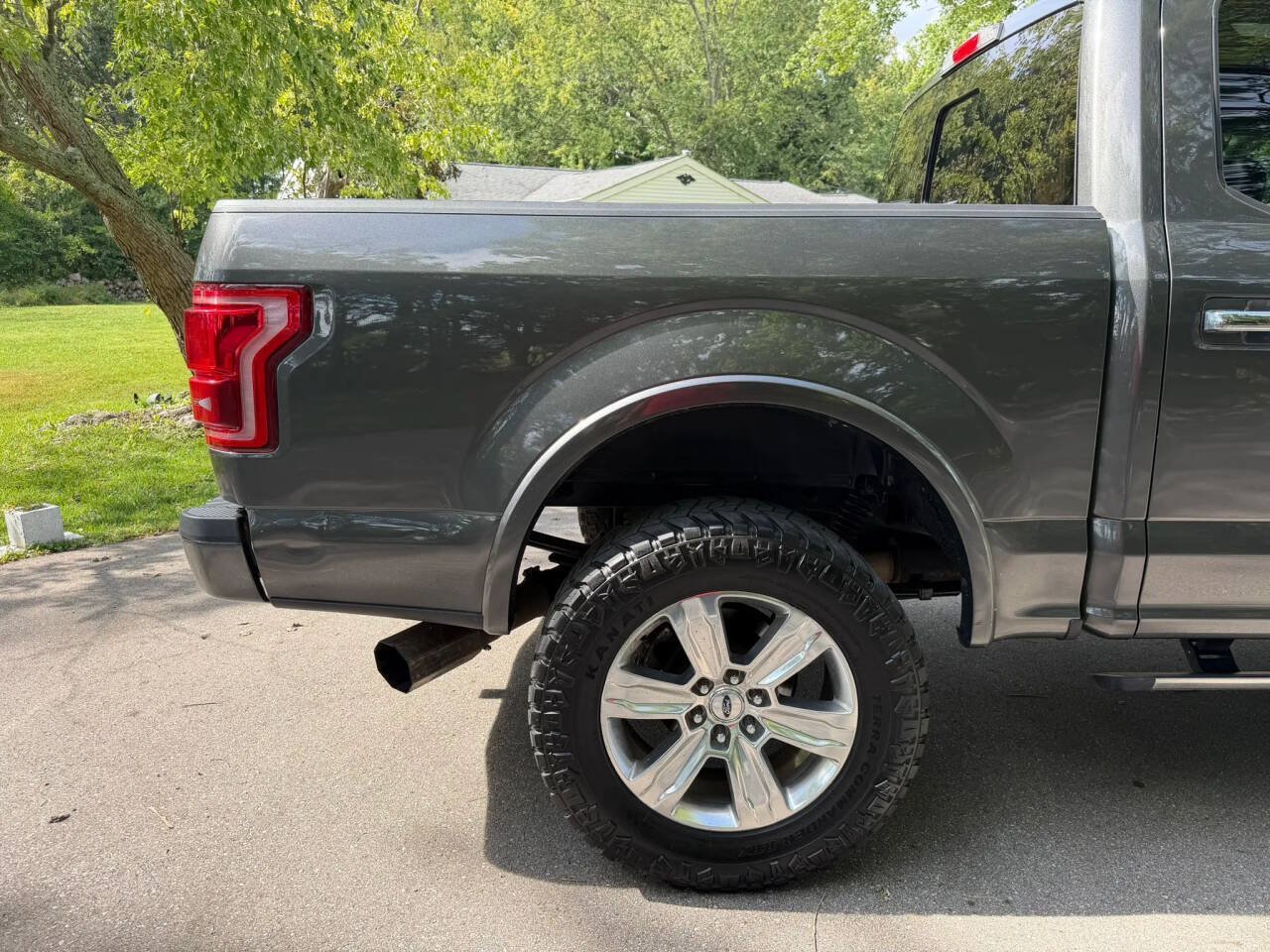 Used 2015 Ford F150 Platinum w/ Equipment Group 701A Luxury AWD/4WD image 77