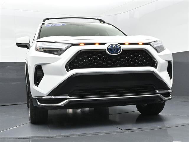 Certified 2024 Toyota RAV4 SE w/ Weather & Moonroof Package AWD/4WD image 31