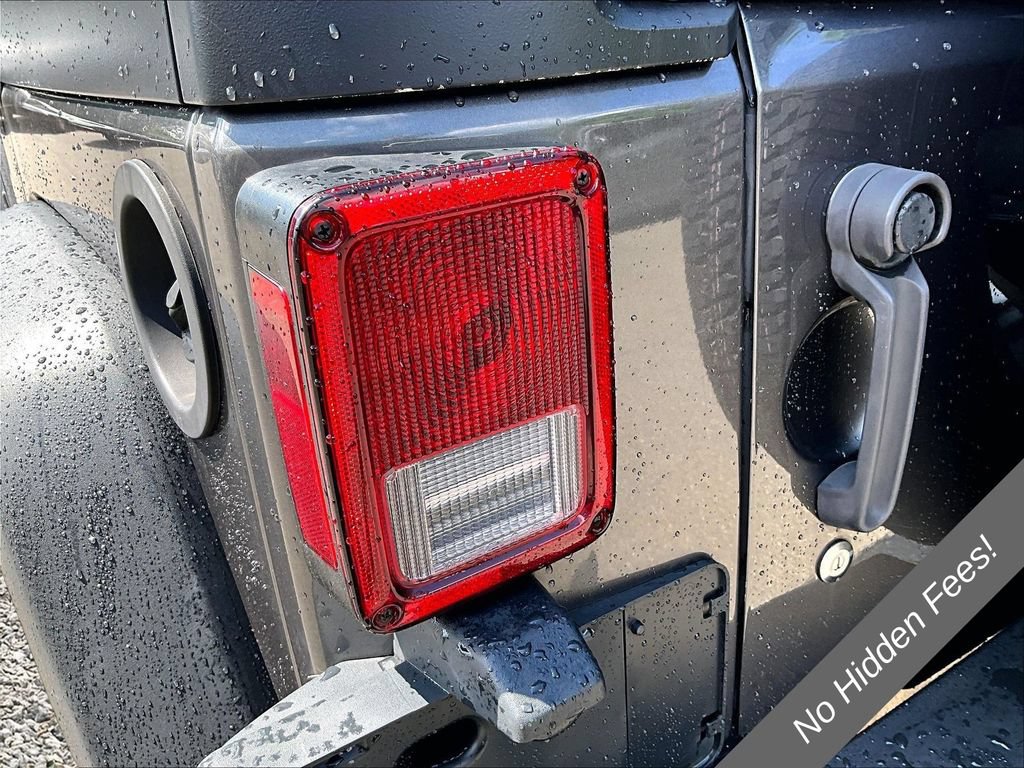 Used 2017 Jeep Wrangler Unlimited Sport w/ Quick Order Package 24S AWD/4WD image 23