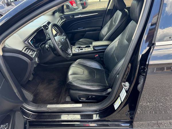 Used 2020 Ford Fusion Titanium FWD image 8