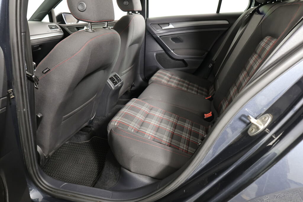 Used 2020 Volkswagen GTI S image 17