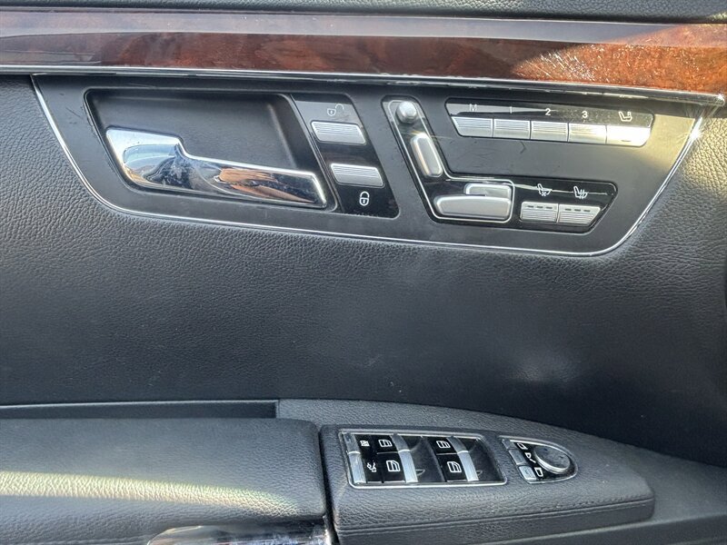 Used 2012 Mercedes-Benz S 550 image 30