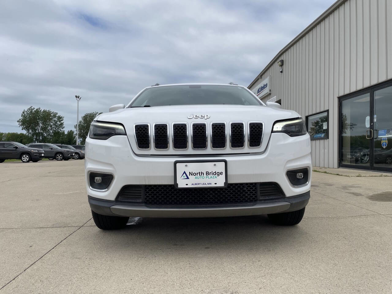 Used 2020 Jeep Cherokee Limited image 26