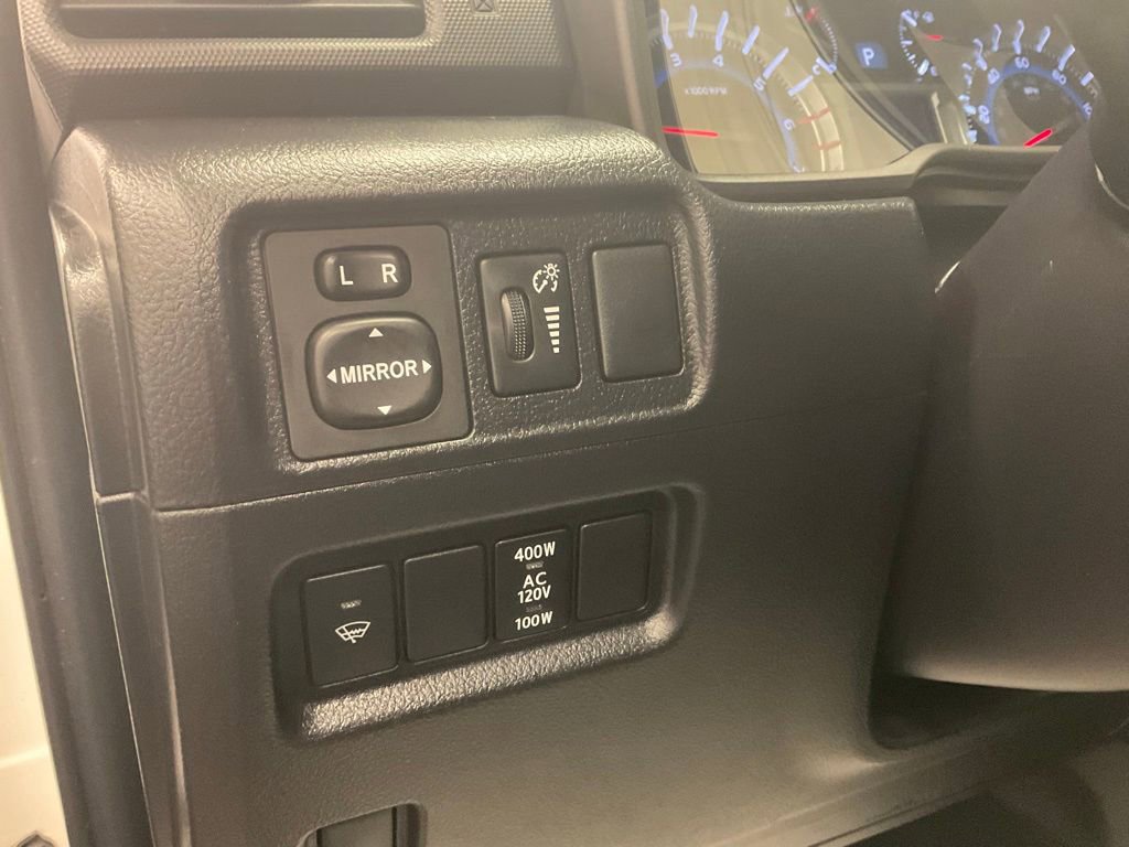 Used 2018 Toyota 4Runner SR5 Premium AWD/4WD image 18