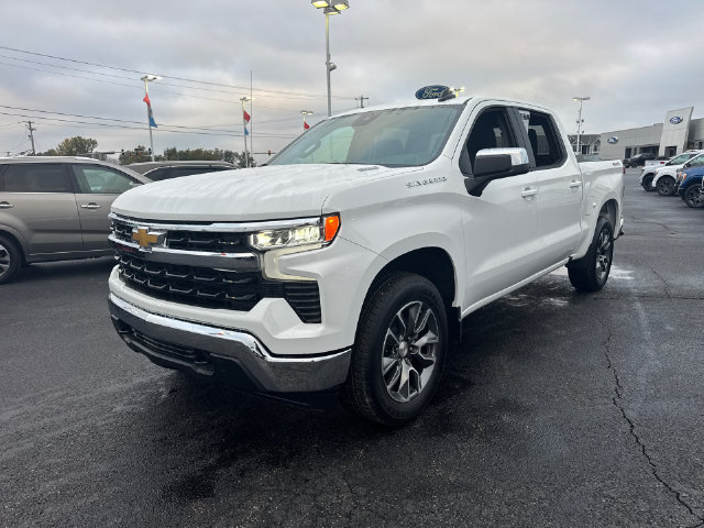 Used 2025 Chevrolet Silverado 1500 LT AWD/4WD image 3