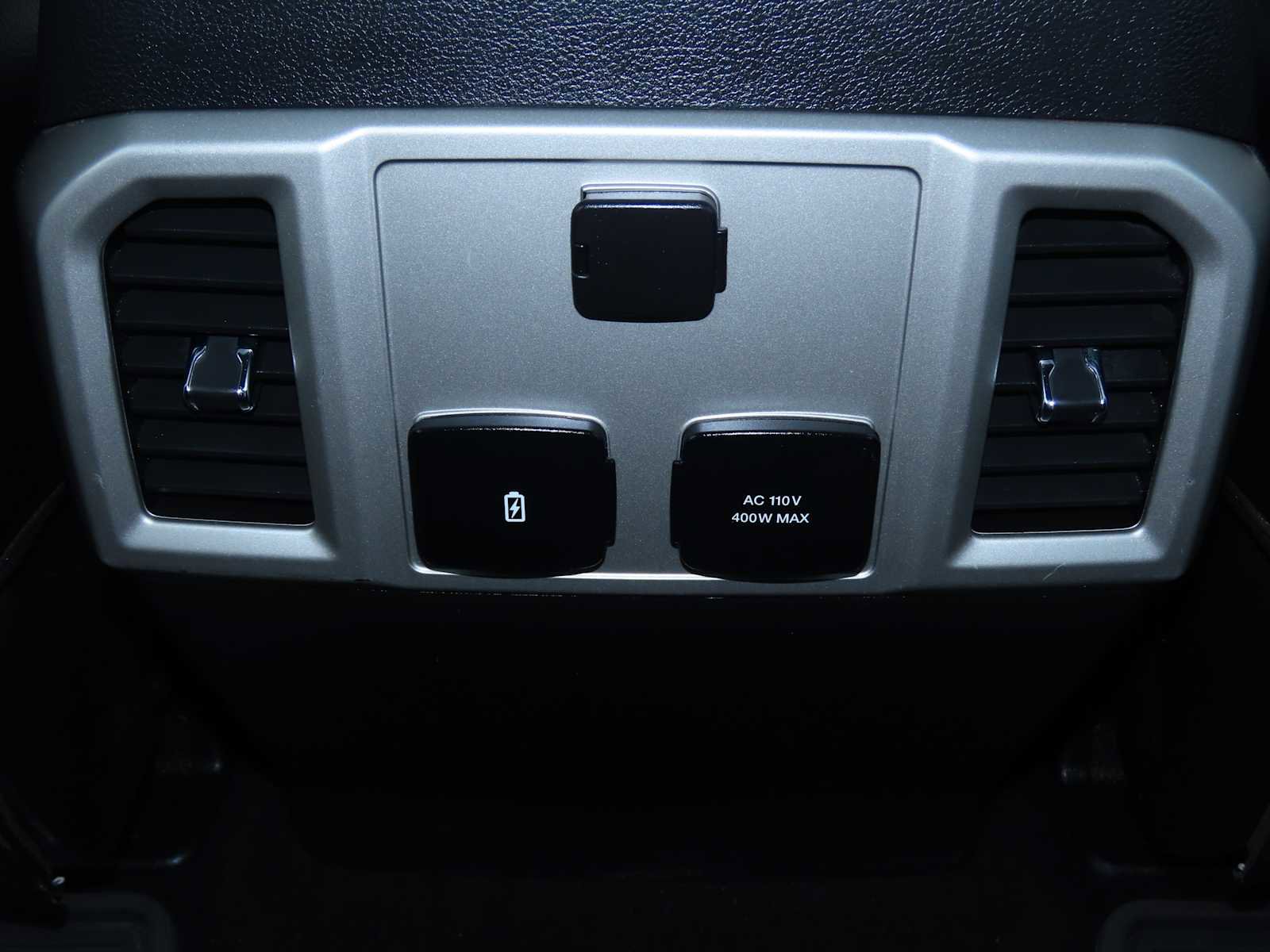 Certified 2019 Ford F150 Lariat image 25