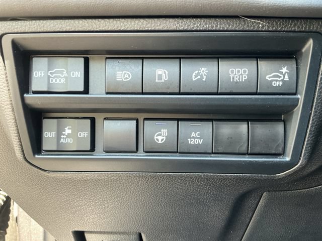 Certified 2024 Toyota Sequoia Platinum AWD/4WD image 29
