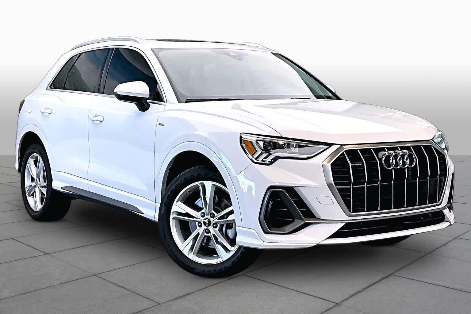 Used 2024 Audi Q3 2.0T Premium w/ Convenience Package AWD/4WD image 3