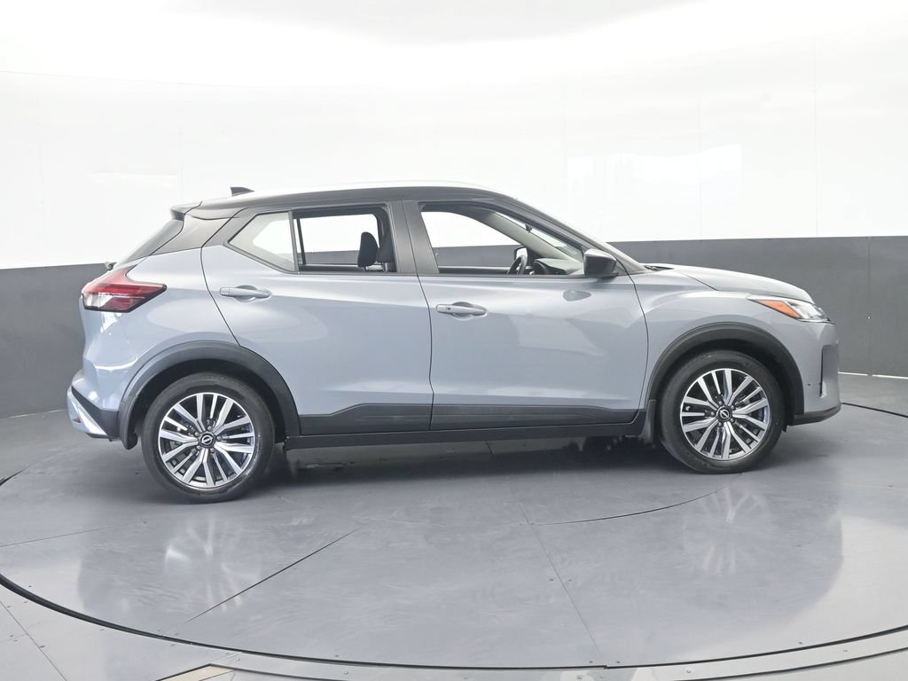 Used 2023 Nissan Kicks SV FWD image 7