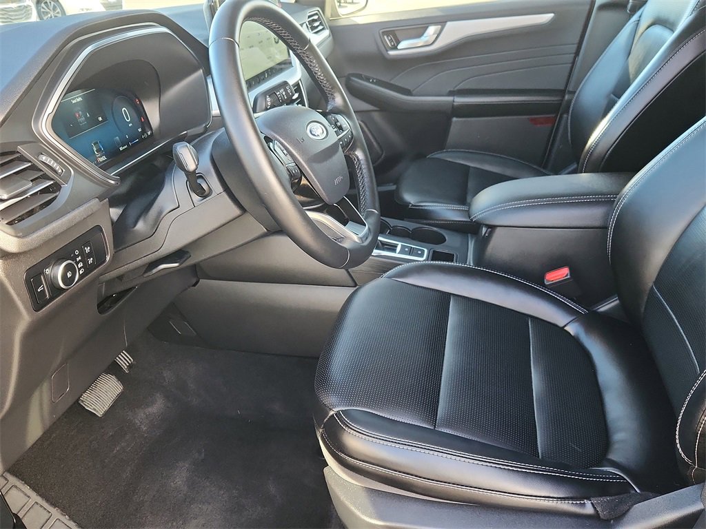 Used 2024 Ford Escape Platinum image 7