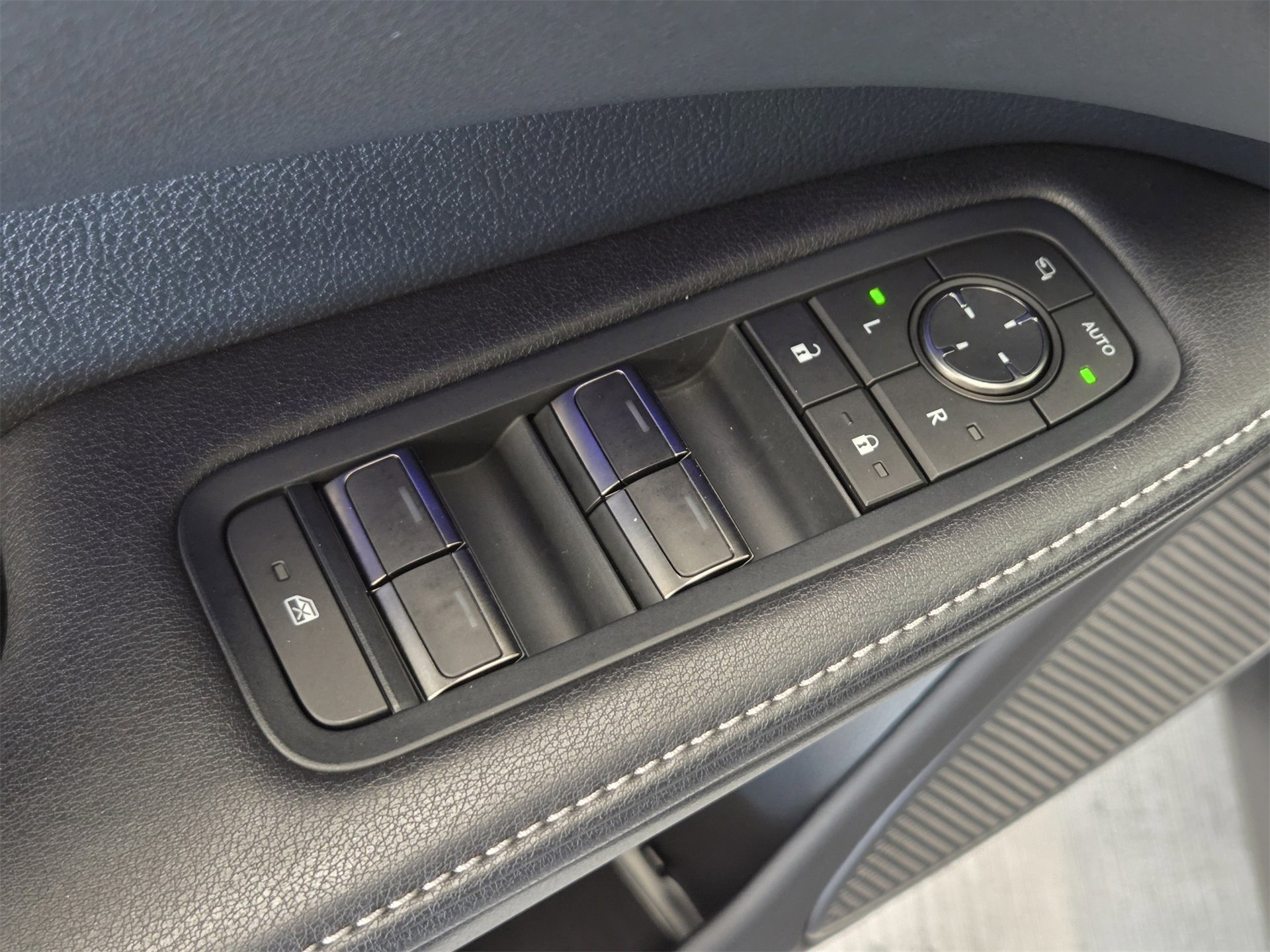 Used 2024 Lexus RX 500h F Sport w/ Convenience Package image 15