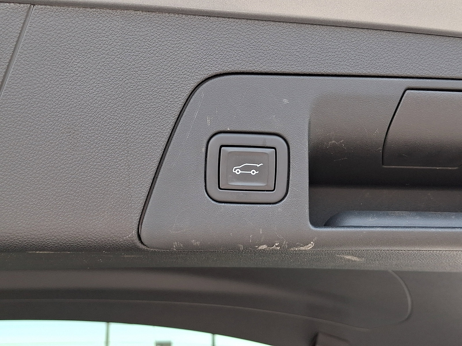 Used 2023 Buick Envision Essence w/ Sport Touring Package image 33