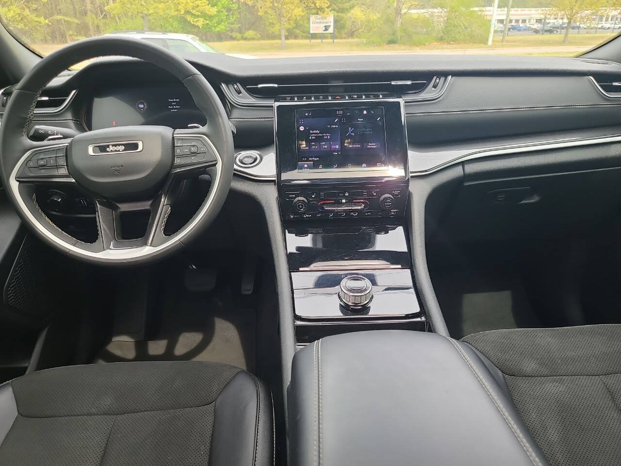 Used 2023 Jeep Grand Cherokee L Laredo RWD image 30