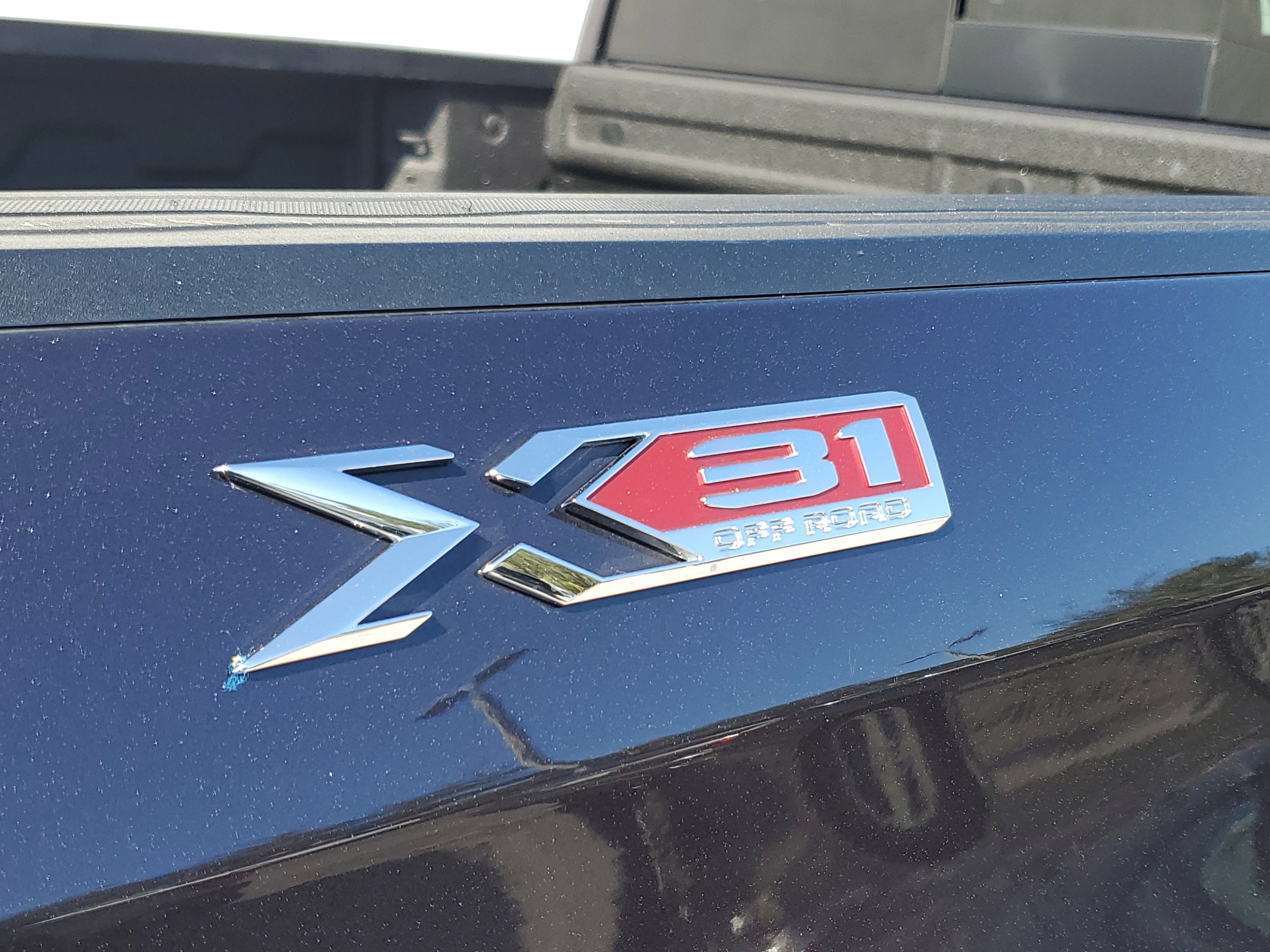 Used 2023 GMC Sierra 1500 SLT w/ SLT Premium Package image 8