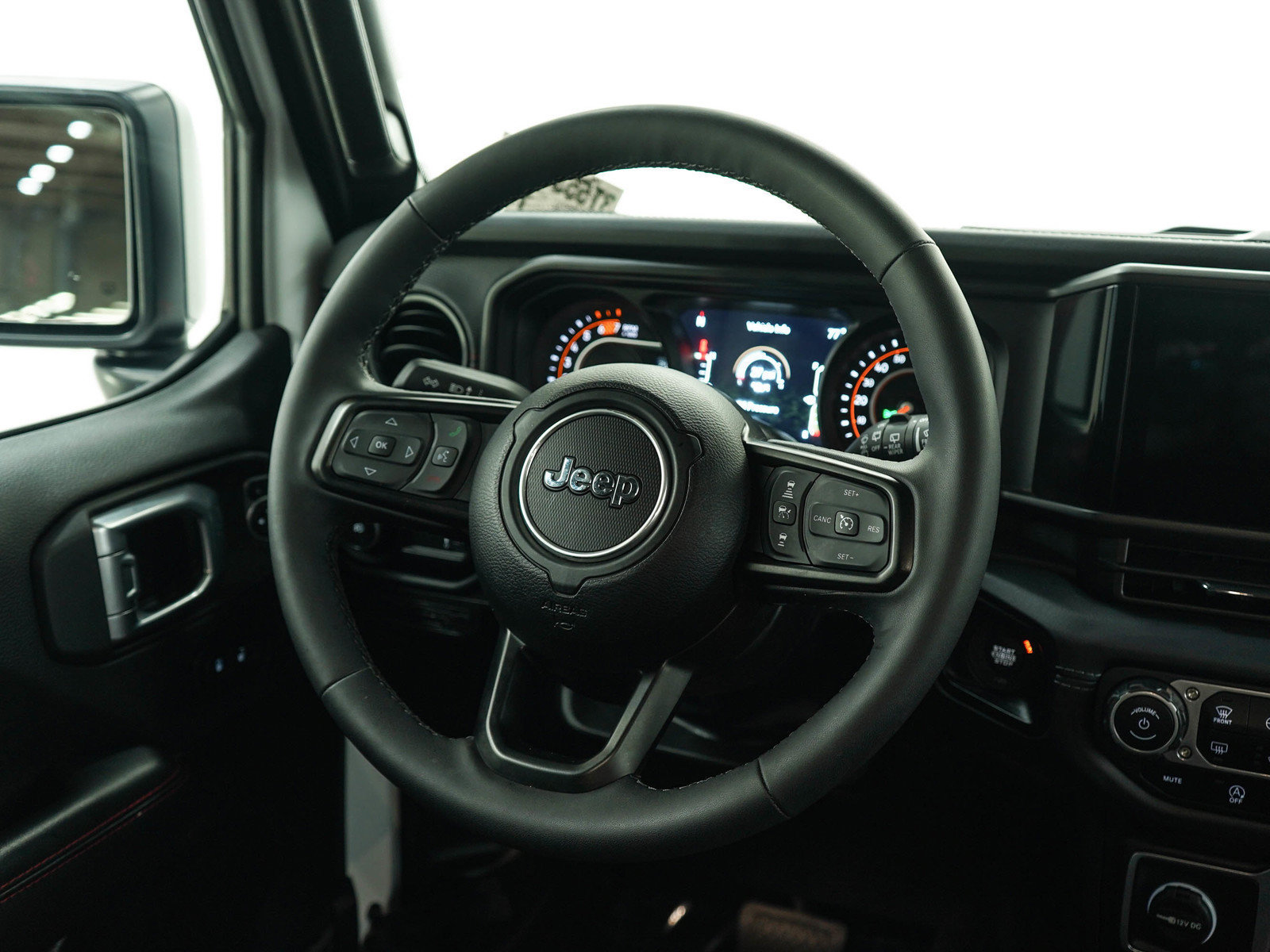 Used 2025 Jeep Wrangler Unlimited Rubicon AWD/4WD image 14
