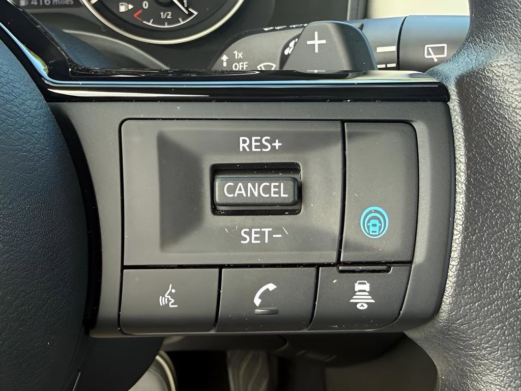 Used 2022 Nissan Rogue SV FWD image 17
