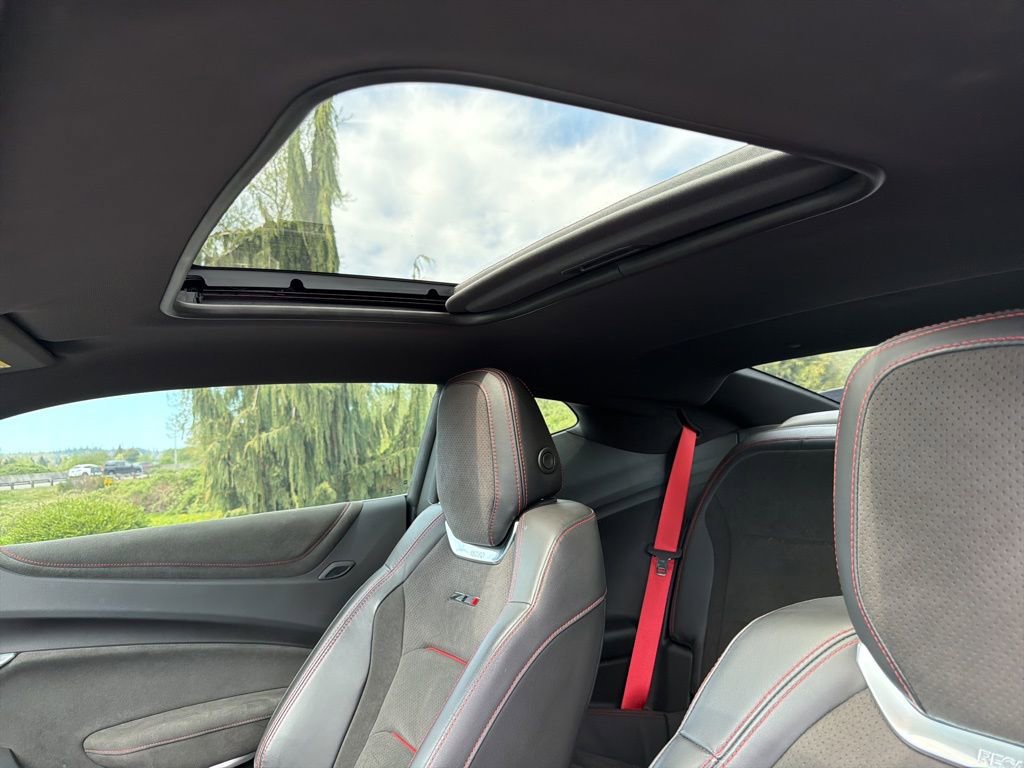 Used 2020 Chevrolet Camaro ZL1 RWD image 12