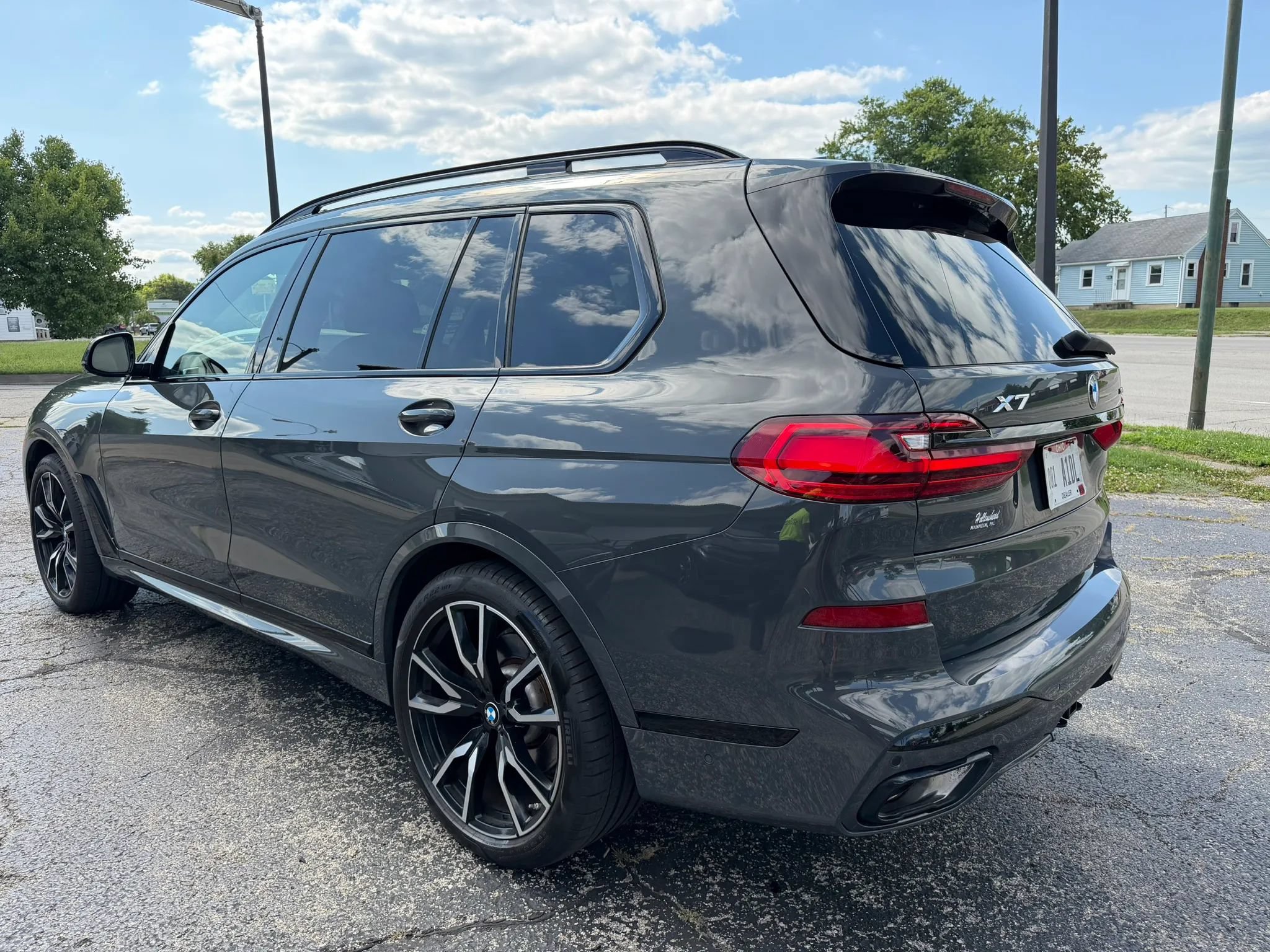 Used 2022 BMW X7 xDrive40i w/ M Sport Package AWD/4WD image 6