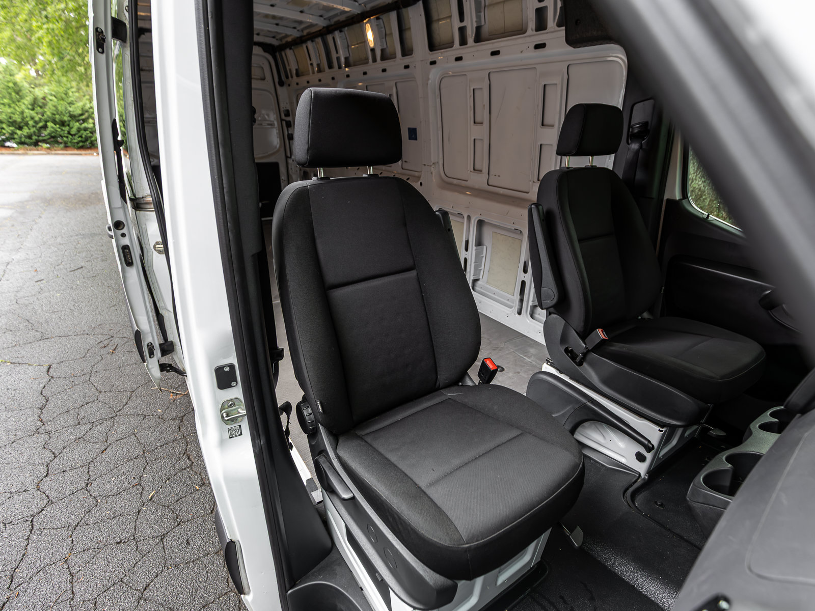 Used 2022 Mercedes-Benz Sprinter 2500 image 13