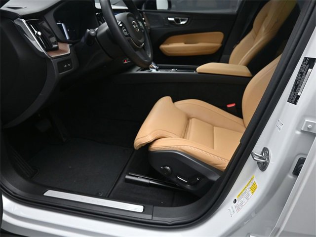 Used 2025 Volvo XC60 T8 Ultra w/ Protection Package Premier image 17