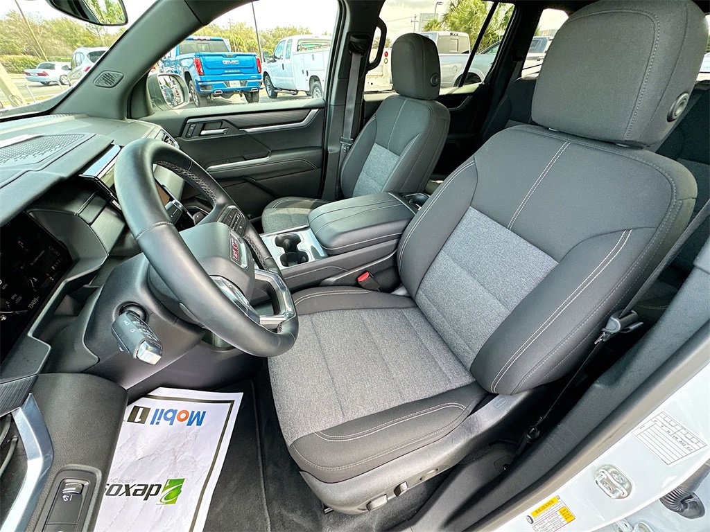 Used 2025 GMC Acadia Elevation image 21