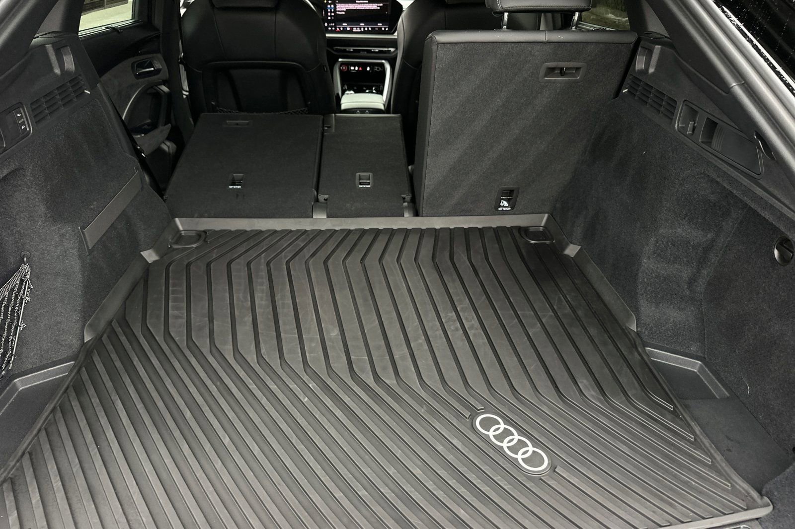 Used 2025 Audi SQ5 Premium Plus image 36