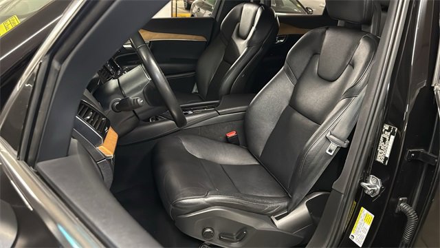 Used 2021 Volvo XC90 T5 Momentum w/ Advanced Package image 25