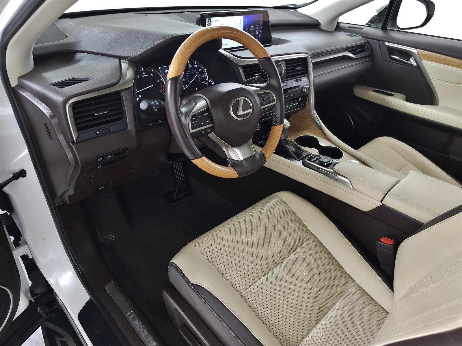 Used 2018 Lexus RX 350L AWD w/ Premium Package image 14