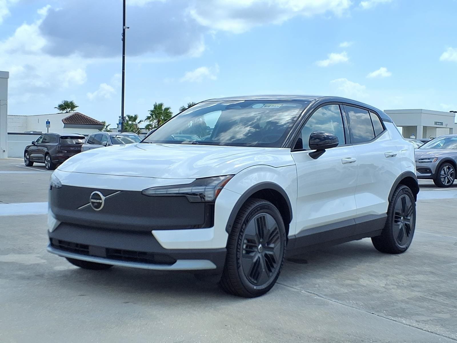 New 2026 Volvo EX30 Cross Country Ultra AWD/4WD image 3