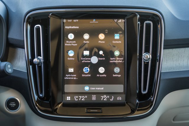 New 2026 Volvo XC40 B5 Ultra w/ Protection Package Premier image 22