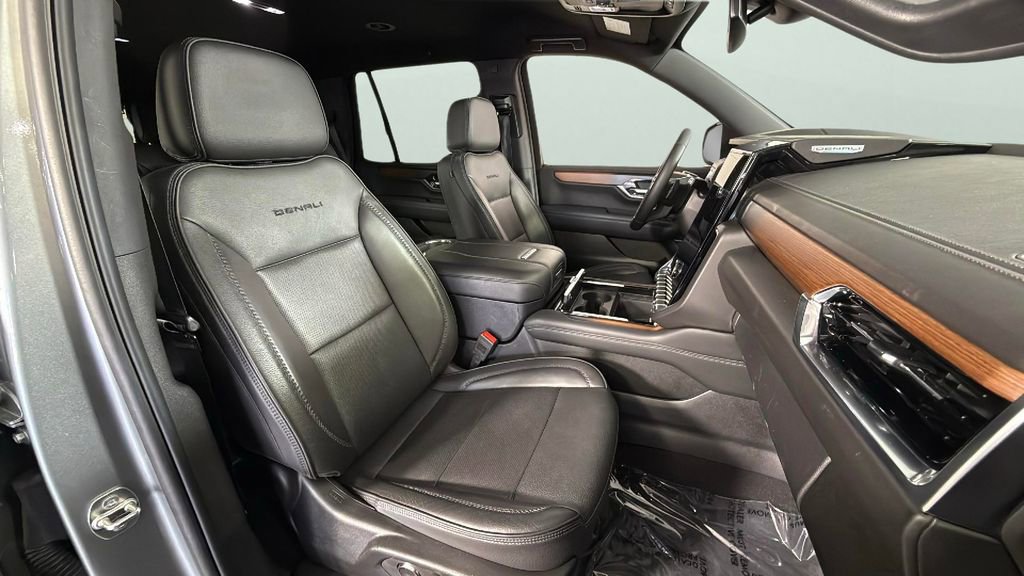 Used 2025 GMC Yukon Denali image 34