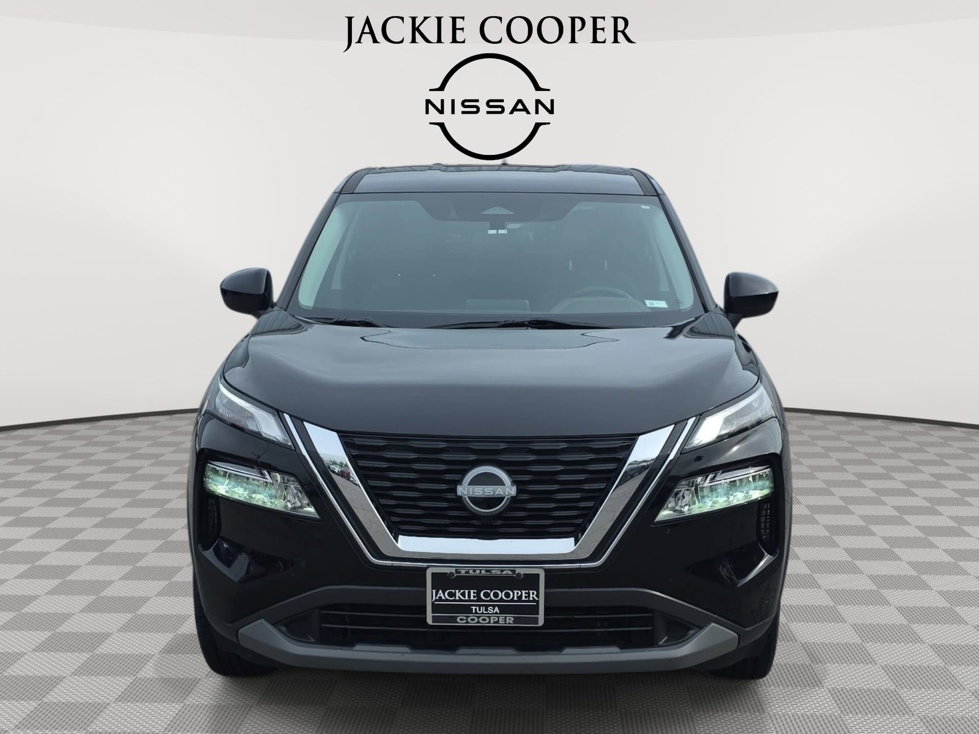 Used 2023 Nissan Rogue SV AWD/4WD image 2