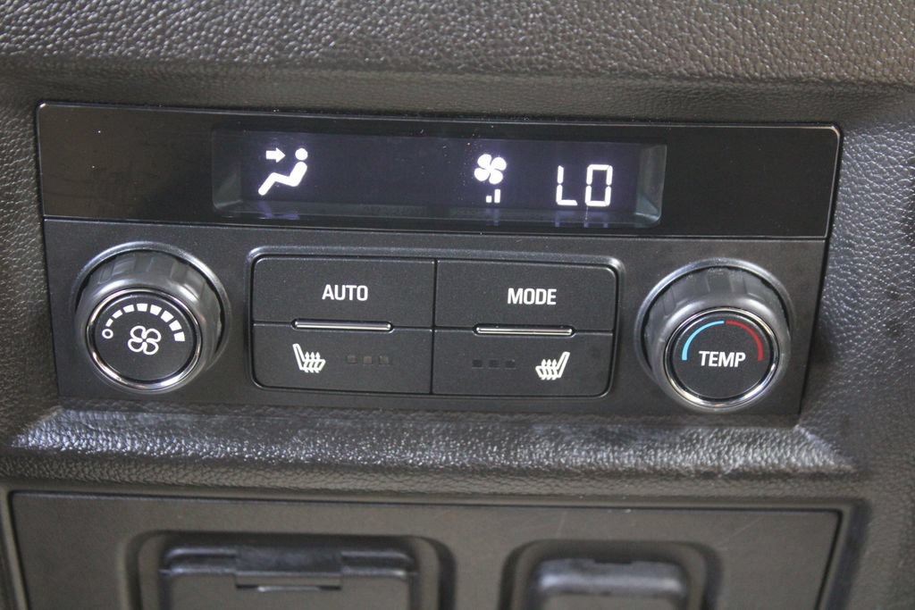 Used 2023 Chevrolet Traverse Premier FWD image 29