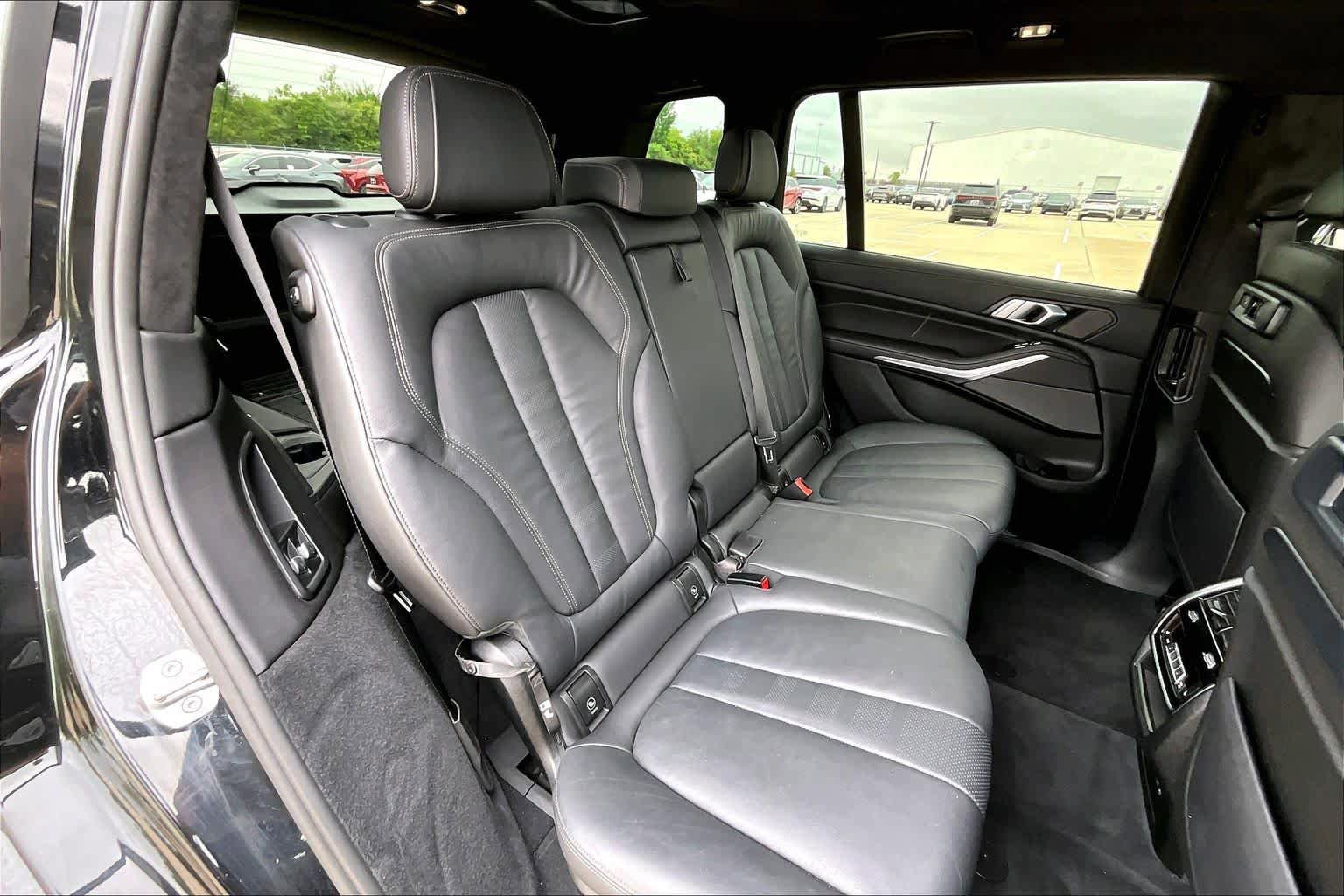 Used 2020 BMW X7 xDrive40i w/ Executive Package AWD/4WD image 18