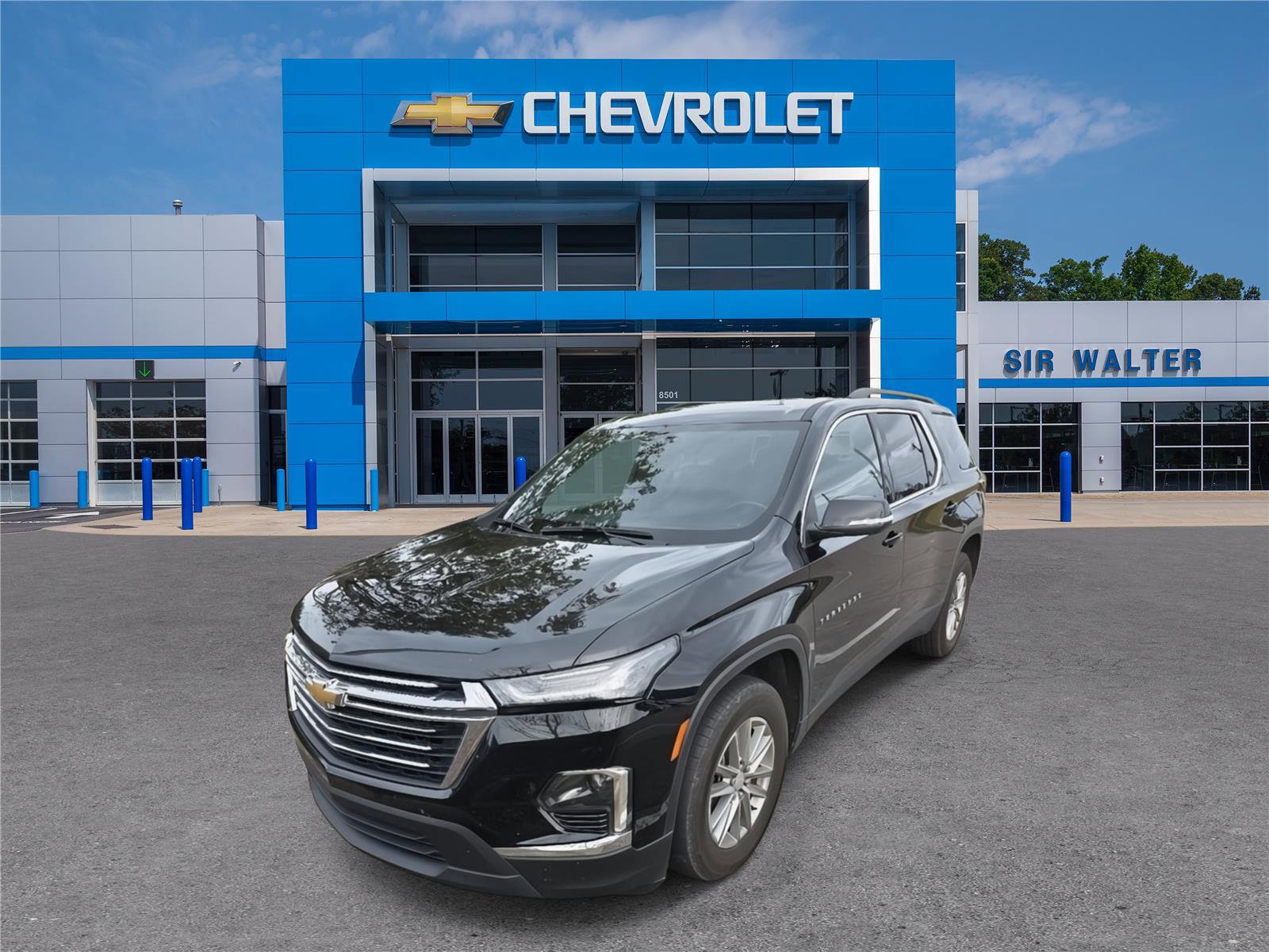 Used 2023 Chevrolet Traverse LT